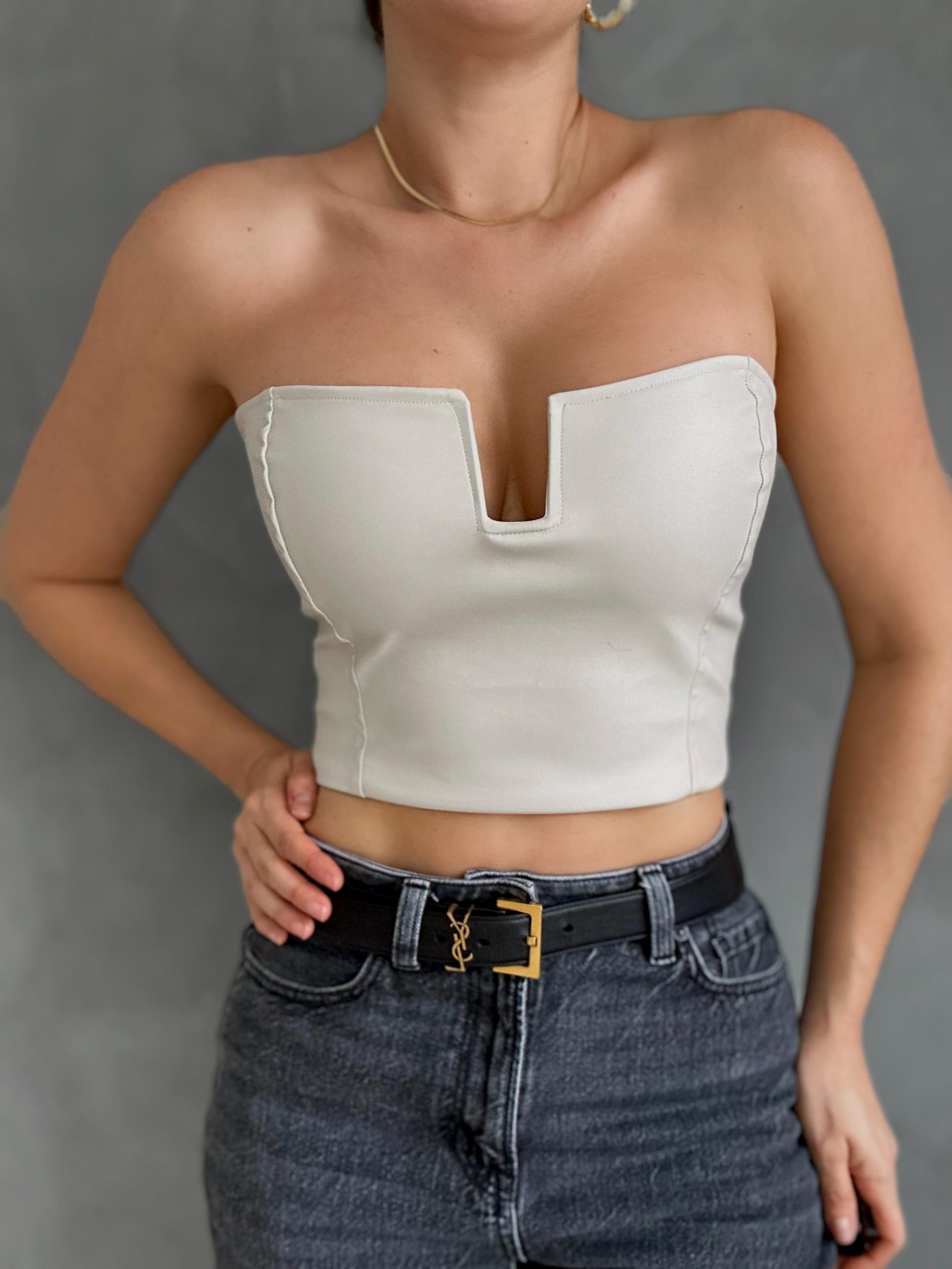 CROP TOP CUERO EN U
